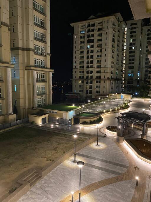 Myhome @ Riverine Resort Кучинг Экстерьер фото